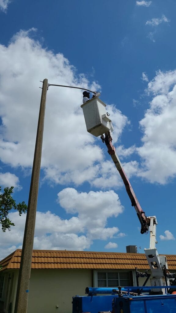 Pole Light Repair in West Palm Beach, South Florida | Professional light pole installation for a West Palm Beach commercial parking lot