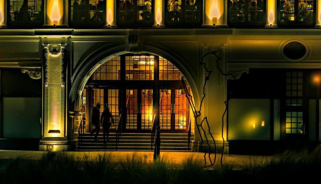 Professional Entryway Light Installation