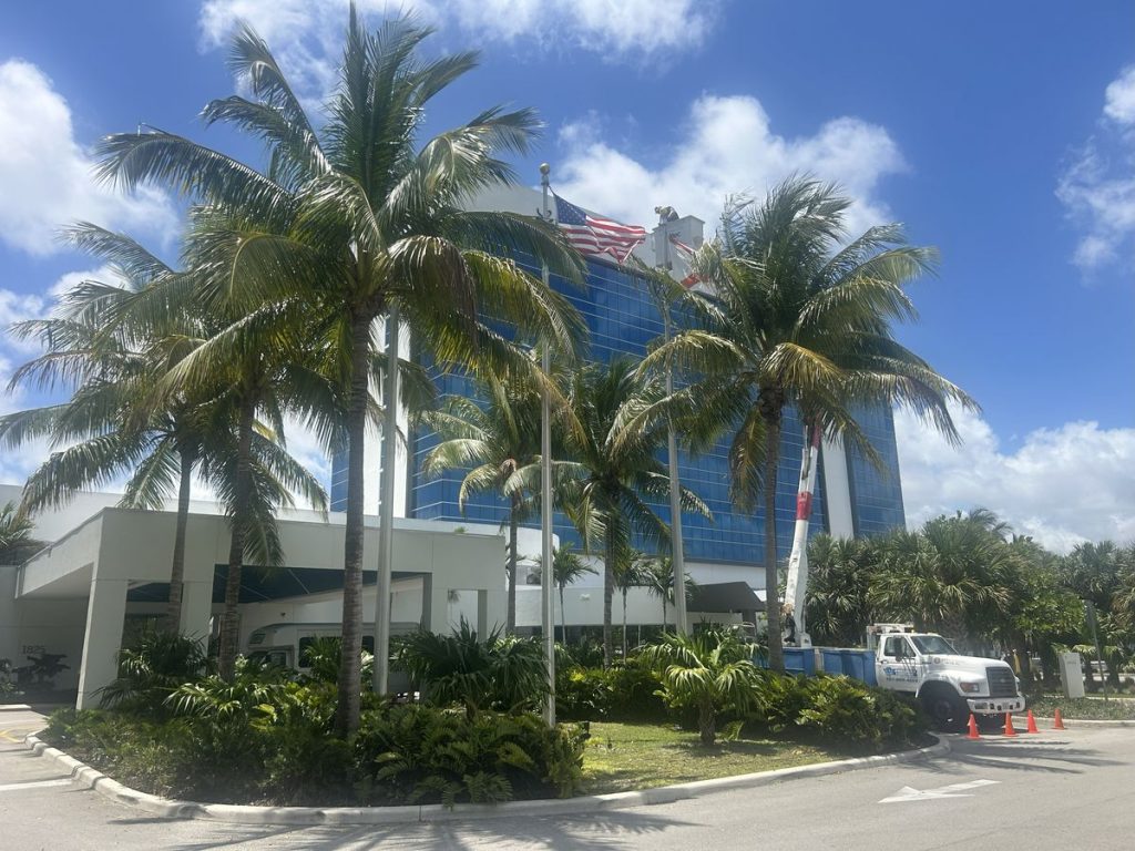 Reliable Bucket Truck Services for South Florida Reliable Bucket Truck Services for South Florida